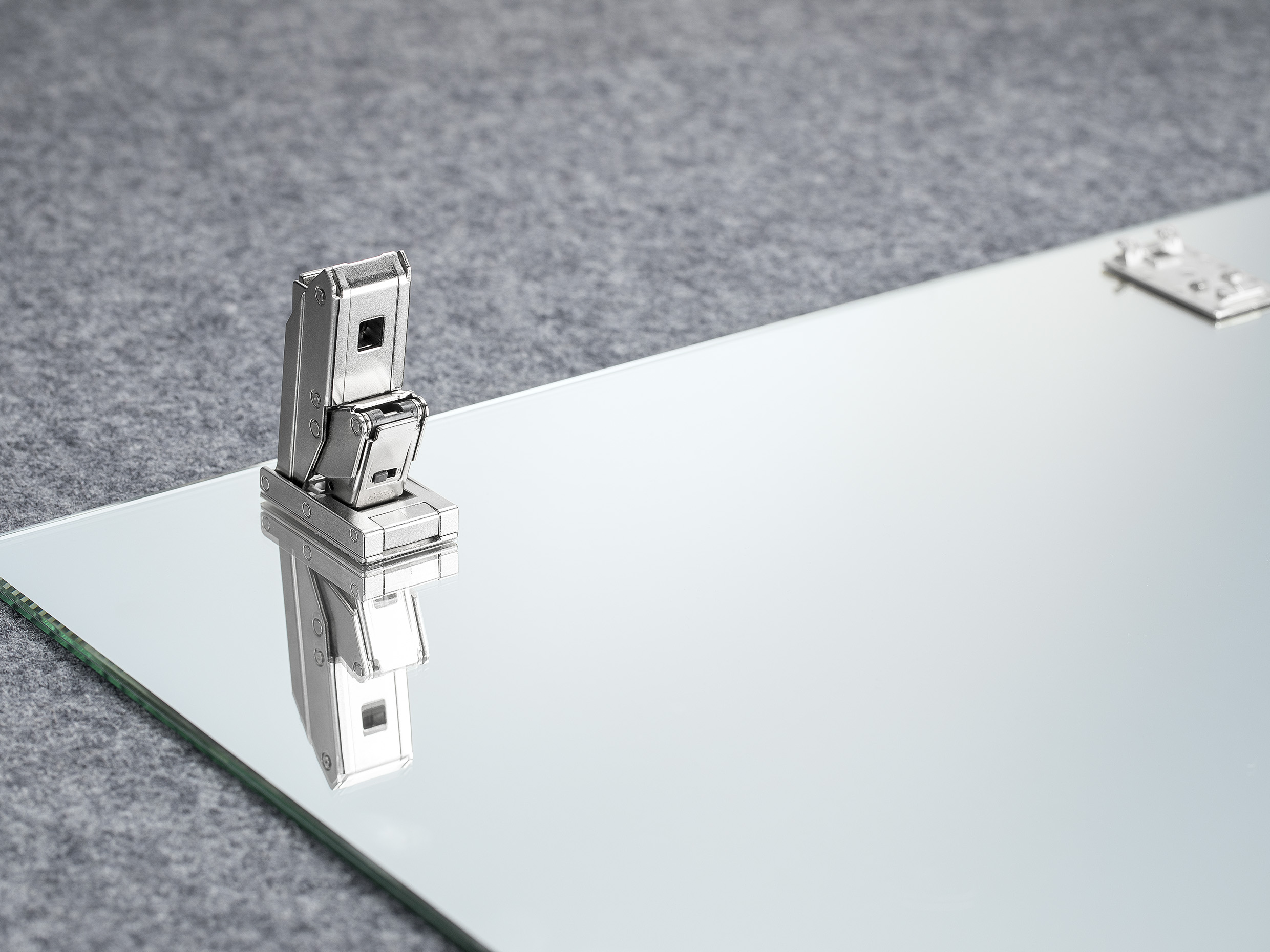 Bisagra CLIP Top BLUMOTION 110° CRISTALO - Imagen 4